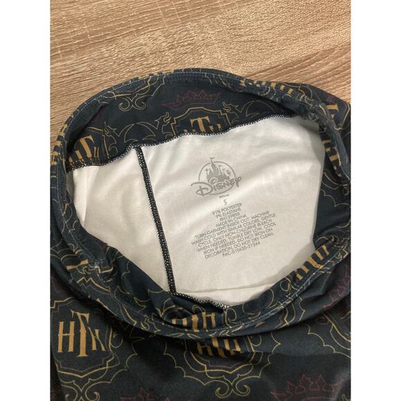 Disney Parks Hollywood Tower Hotel HTH Pattern Women’s Crop Leggings Size Small - Picture 3 of 8